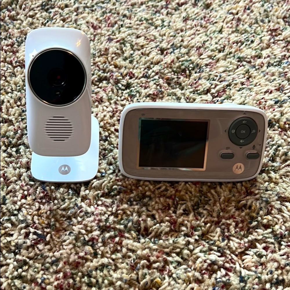 Motorola 2.8” baby monitor
